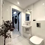 Wiezienna 21c - Parking & Lift - 200m Main Square *