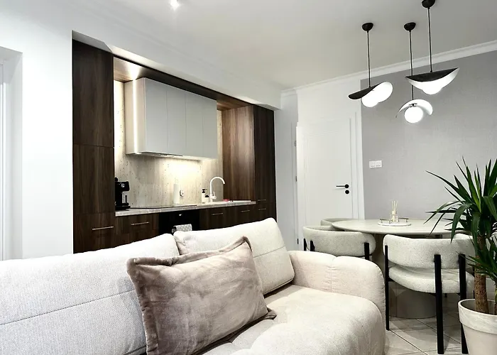 Apartamento Wiezienna 21c - Parking & Lift - 200m Main Square Breslavia