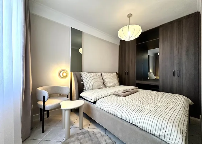 Wiezienna 21c - Parking & Lift - 200m Main Square Breslavia