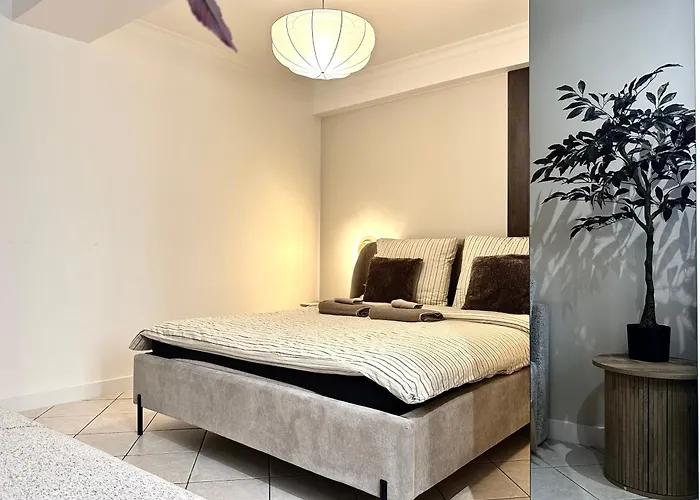 Apartamento Wiezienna 21c - Parking & Lift - 200m Main Square Breslavia